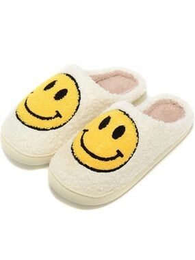 Ladies Cream Sherpa Slip-On Slippers with Yellow Smiley